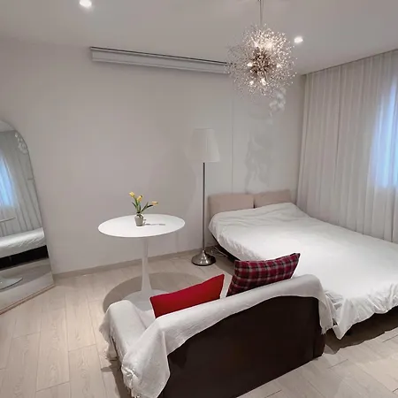 Hongdae Cozy House Hotel